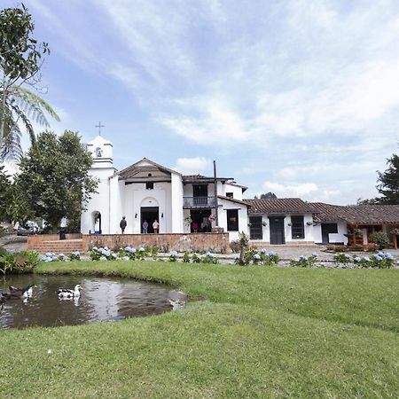 Club Campestre Hacienda Fizebad Hotel El Retiro  Exterior photo